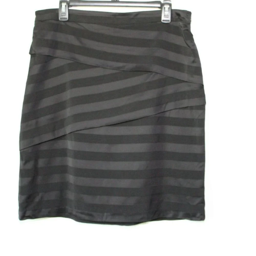 NWT J. McLaughlin Striped Nicola Layered Panel Pencil Skirt Black Size 12 H13124 - Picture 2 of 11